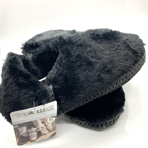 Muk Luks Shoes - 𝅺black Plush Furry Slippers XL 10-11
